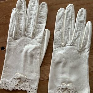 Italian leather gloves for women
